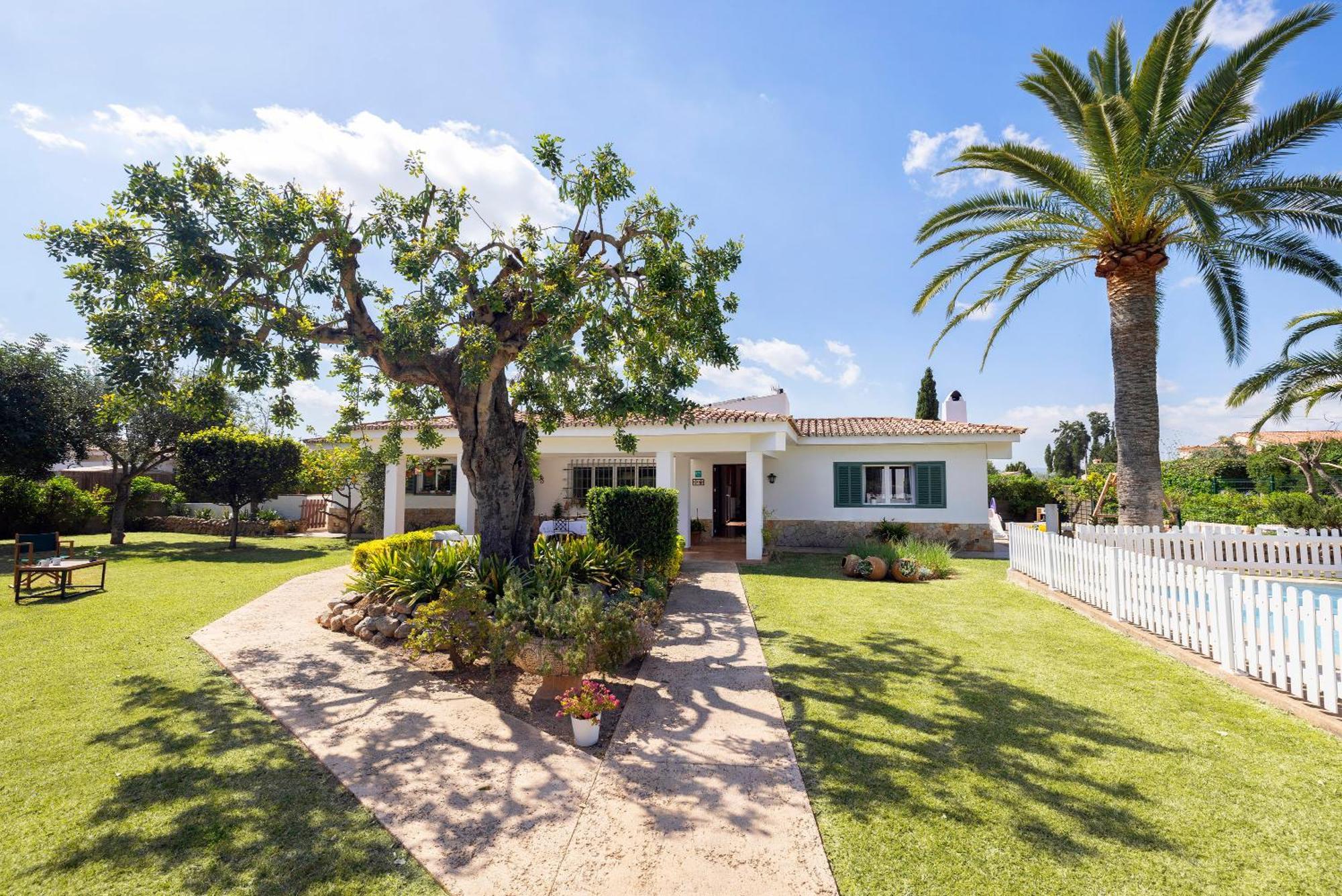 Ideal House For Two Families With Pool And Barbecue Plamanyola Eksteriør billede