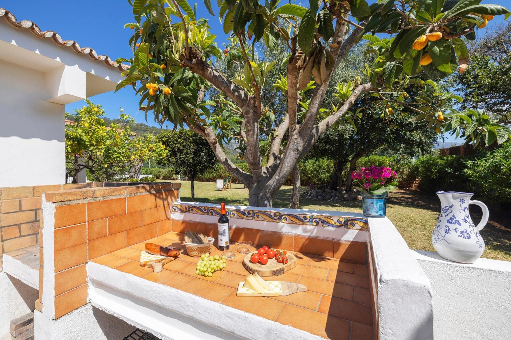 Ideal House For Two Families With Pool And Barbecue Plamanyola Eksteriør billede