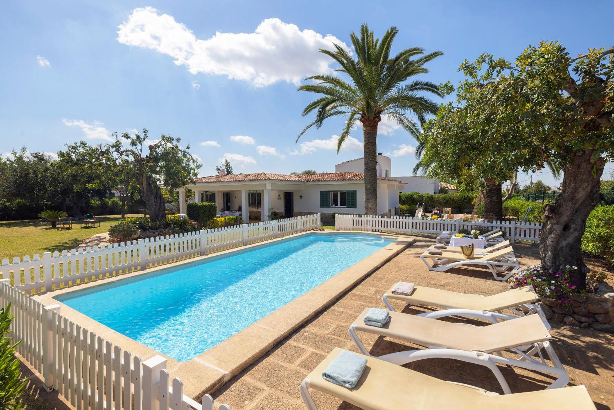 Ideal House For Two Families With Pool And Barbecue Plamanyola Eksteriør billede