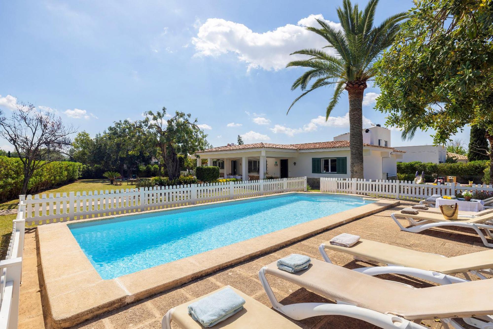 Ideal House For Two Families With Pool And Barbecue Plamanyola Eksteriør billede